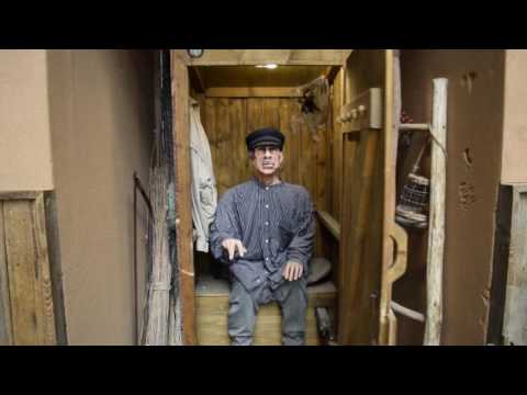 Mann auf dem Klo bei Karls Rövershagen 30.8.2016