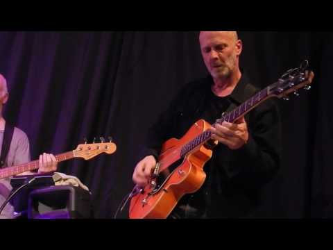 SNAKE DAVIS & THE SUSPICIONS.