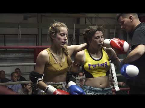 Teresa Moreira ( Dinamite Team)  Vs Ana Moñino ( Muay Thai Madrid)