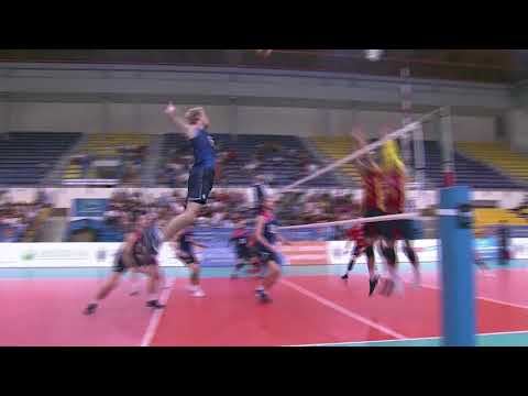 Monster block by Jorge Fernandez of Spain | #EuroVolleyM 2019