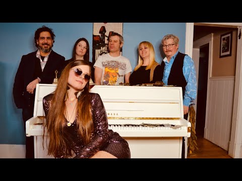 Liz Bills and The Change.  Debut album project!