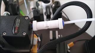 Sistema anti torsione universale per tubo PTFE per estrusori bowden