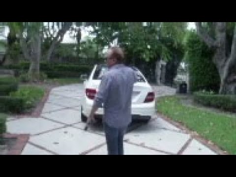 David Cassidy, star of the '70s TV series "The Partridge Family," is putting his Florida mansion up