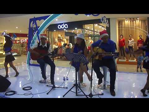 kerze, Trio Befila and the dancers