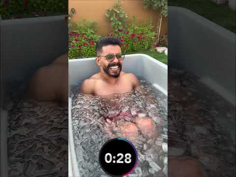 تحدي مسبح التاج 🤣😂 #comedy #كوميديات #ضحك #المستشار #funny #العريفي #اكسبلور #ولده #كوميدي