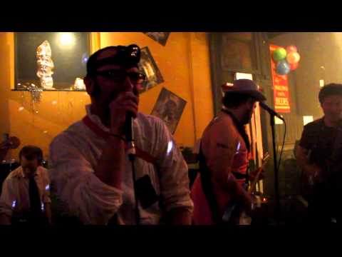 The Fillmores - Cherry Bomb [Punk Rock Prom 6000 at Nomad World Pub, 5/14/11]