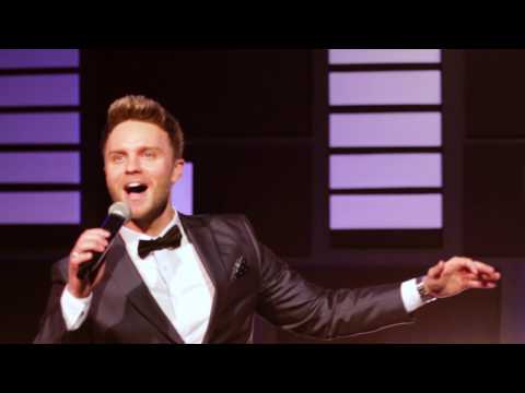 MICHAEL BUBLE TRIBUTE ACT - LEE HUTTON SINGS BUBLE