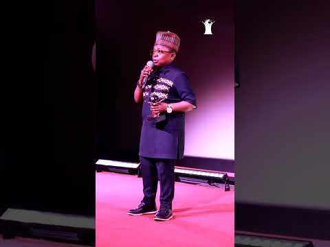 Remise du trophée de Chinedu Ikedieze