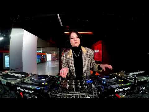 YLENIA SANFILIPPO › LINEA • 08.02.2026