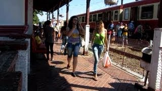preview picture of video 'Romania: Oravita Caras-Severin County, busy station after Regiotrans service arrives from Berzovia'