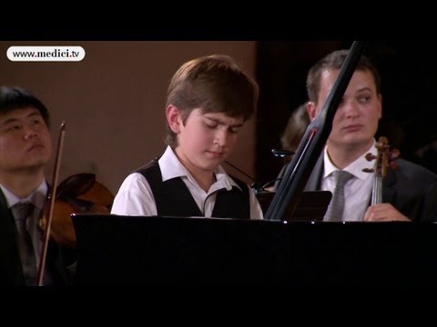 Daniil Kharitonov (Даниил Харитонов) - 13 years old - Mozart Concerto No. 12