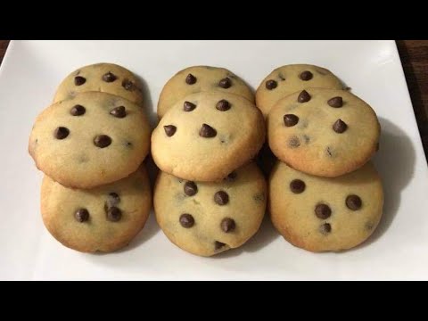 4-Ingredient Chocolate Chip Cookies