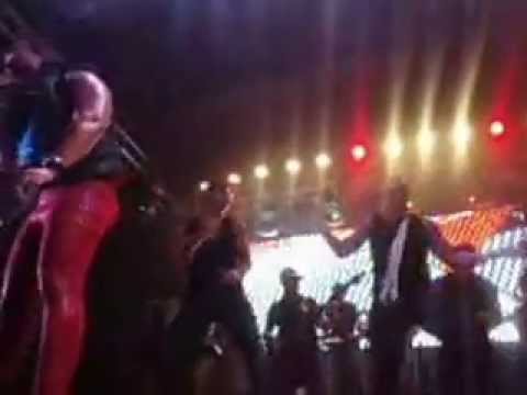 Oz Bambinos Mãos para o Alto Novinha