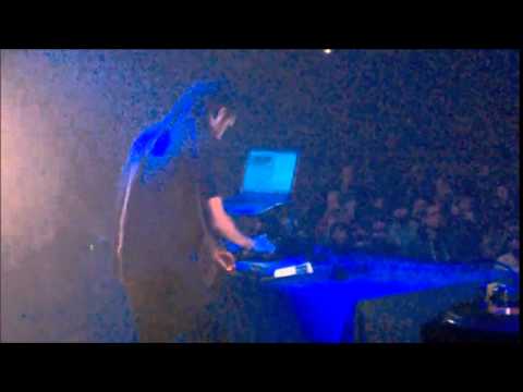 I-Axe (Steppaddict) in live dub - Playing "Daily work" @ Le Grand Mix