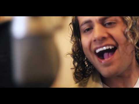 Gerardo Morán y Heredia - Brindemos Por Ella (Videoclip Oficial)
