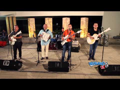 Los Nuevos Rebeldes - Guadalupe Acosta (En Vivo 2015)