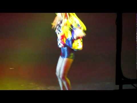 120208 Special Dance Stage Music Bank in Paris - Hyoyeon Solo + Sohyun, Bora, Hyomin