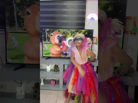 Hola me llamo Clara 😂😅 #humor #comedia #capibara