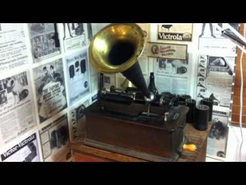 DUELING BANJOS / 14.5" WITCHES HAT HORN