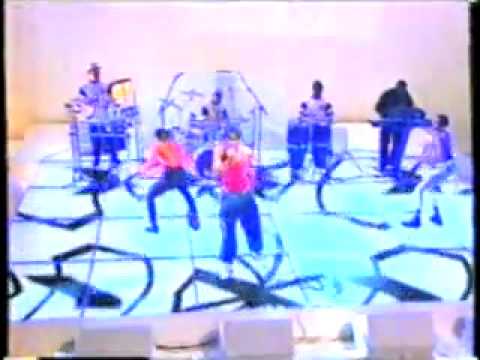 GENERAL LEVY PERFORMING INCREDIBLE LIVE ON THE WHITEROOM, CHANNEL 4. UK TV.1994..mp4