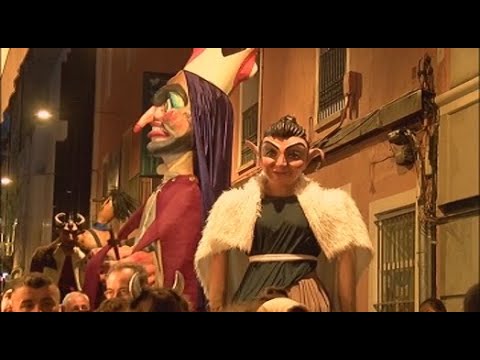 Els Gegants Bojos fan embogir els egarencs amb una cercavila alternativa per Carnestoltes