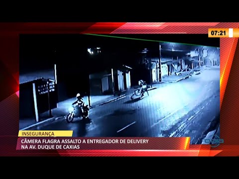 Câmera flagra assalto a entregador de delivery na Av Duque de Caxias 21 04 2021
