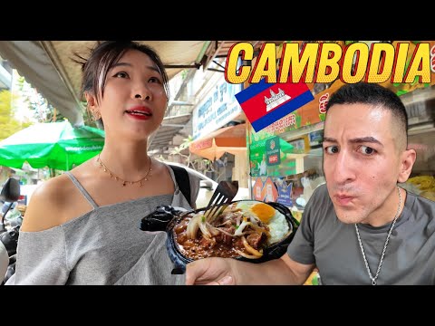 Cambodia is Way Better Than I Expected! (Phnom Penh EXTREME STREET FOOD!)