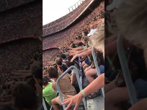 Massive wave at stadium |Full stadium wave at Barcelona |Biggest wave ever ?