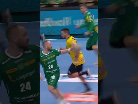 Ball zur Maschine? Immer eine gute Idee ⚙️ #rnl #rnloewen #handball #LEIRNL