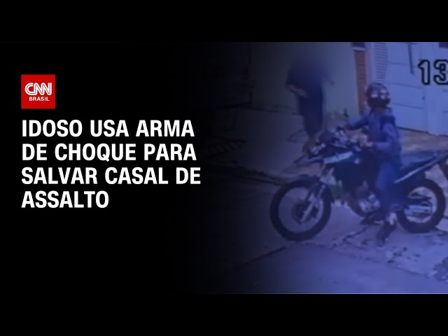 Idoso usa arma de choque para salvar casal de assalto em SP | CNN NOVO DIA