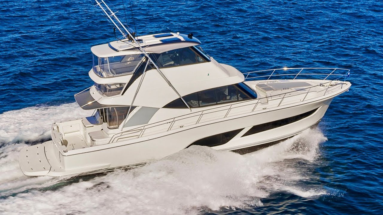 Yacht Tour: Riviera 50 Sports Motor Yacht