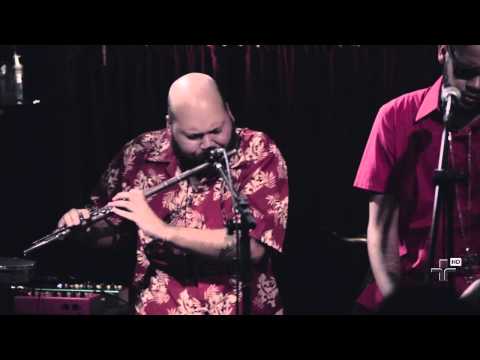 Show Emicida, Rodrigo Campos + Thiago França - Manos e Minas