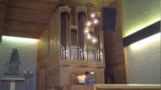 Orgelpartita Kirken den er et gammelt hus - Meester, men zoekt U wijd en zijd.MOV