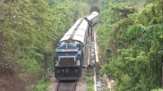 preview picture of video '10111 CSTM-MAO Konkan Kanya Express entering Karmali Station!!!!'