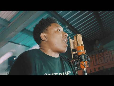 BAR FIGHT™ - MAD SQUABLZ VS DENZIL PORTER | Exhibition Match