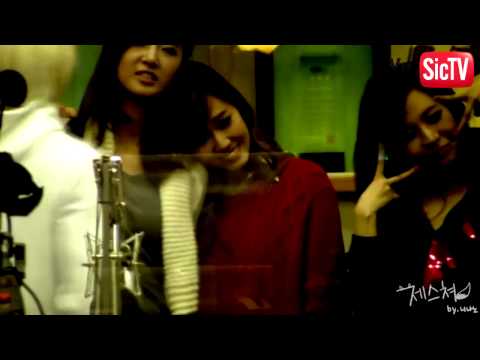 [111021] SNSD Yulsic 율싴 Fancam Moment #100- You can always lean on me