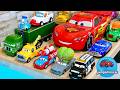 Disney Cars Minicar ☆ 色んなカーズのミニカーがDIYの木のスロープを走って水に飛び込む♪
