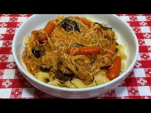 SLOW COOKER GOLDEN MUSHROOM CHICKEN!! DUMP AND GO...