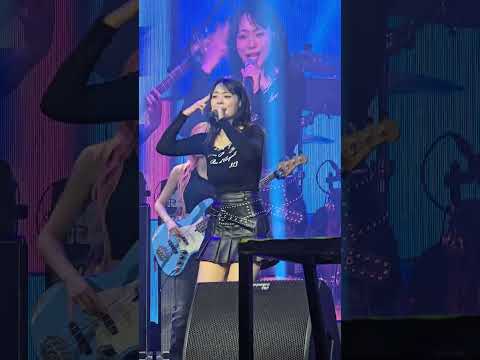 260516 고민중독 QWER 이시연 세로직캠 in YOUTH WAVE