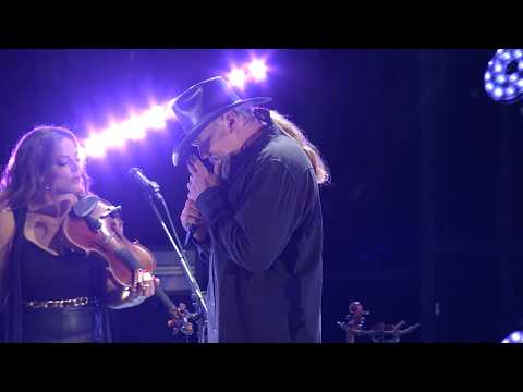 Trace Adkins - Honky Tonk Badonkadonk (Live from CMA Fest 2025)