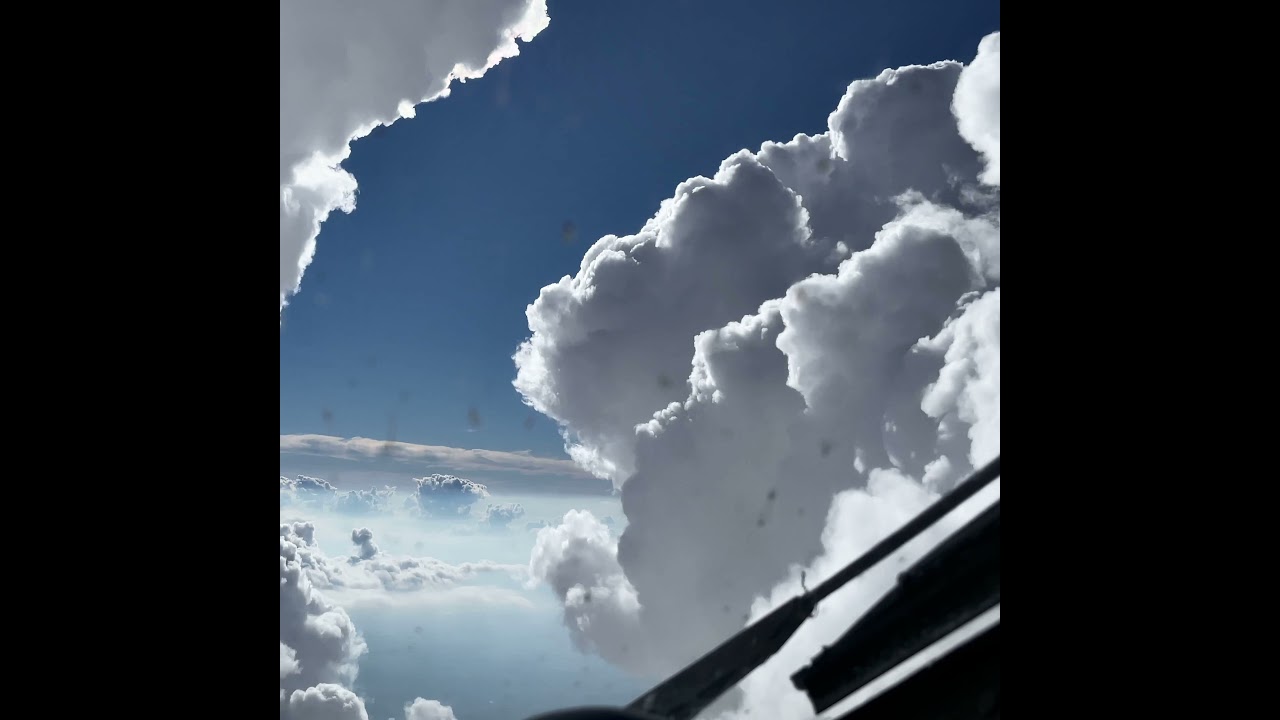 [#3] Thunderstorms seen from flight deck