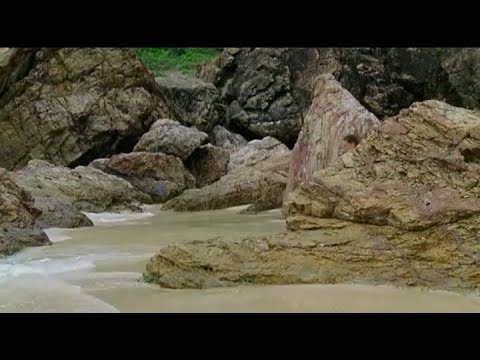 Ellie Henderson - No Ordinary Girl (Official Music Video)