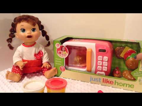 Baby Alive Snackin' Sara Candy Canes For Christmas with Playdoh and Toy Microwave Video
