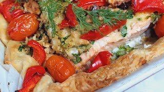 מאפה דג סלמון עם ירקות בבצק טעם וחגיגי Salmon pastry with vegetables in the dough בקלי קלות -המותג (ליהי קרויץ - מטבח בקלי קלות) - התמונה מוצגת ישירות מתוך אתר האינטרנט יוטיוב. זכויות היוצרים בתמונה שייכות ליוצרה. קישור קרדיט למקור התוכן נמצא בתוך דף הסרטון