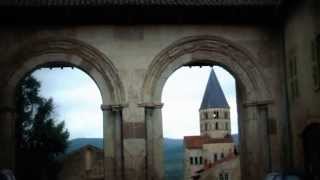preview picture of video 'Cluny ville de Saône et loire en Bourgogne'
