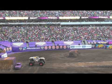 2015 World Record Double Front Flip Monster Jam MaxD