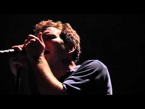 Pearl Jam Live at The Garden 11 - Low light (High Quality)