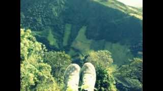 preview picture of video 'Casa del Arbol con Columpio arriba de los Andes - Baños de Agua Santa, Tungurahua'