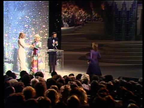 Olivia Newton John Wins Favorite Pop/Rock Female Artist - AMA 1975