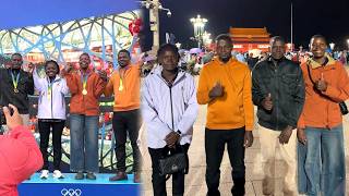 It’s my siblings’ first time in Beijing, so I took them to see the Chinese flag-raising ceremony兄弟姐妹们第一次来北京，就带他们去看了升国旗仪式